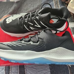 New Balance kids sz 6 Turf Shoes